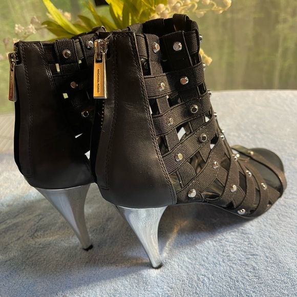 MICHAEL Michael Kors Brand New shoes heels. Size 8 - Picture 2 of 10